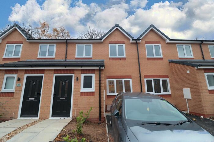3 Bedroom Town House To Rent In Cherwell Drive, Buttershaw, Bradford, BD6