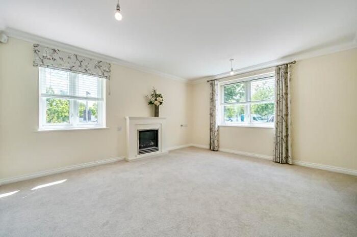 1 Bedroom Flat For Sale In Yeats Lodge, Greyhound Lane, Thame, OX9