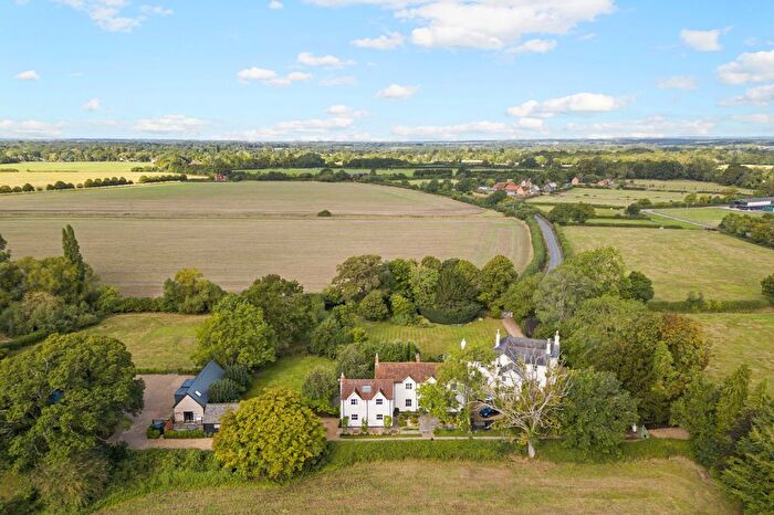 5 Bedroom Detached House For Sale In Beenhams Heath, Shurlock Row, Reading, Berkshire, RG10