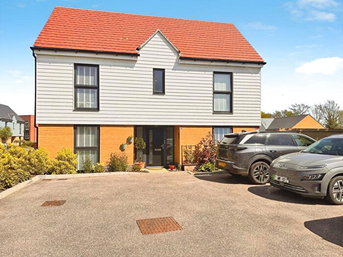3 Bedroom End Of Terrace House For Sale In Breeze Meadow, Faversham, ME13