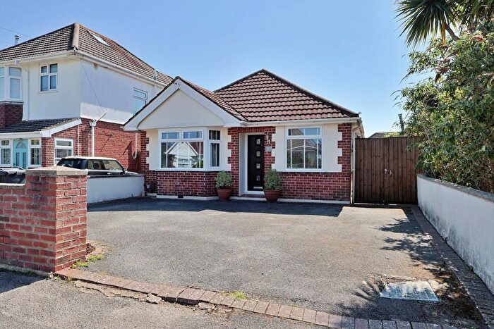 3 Bedroom Bungalow For Sale In Palmer Road, Oakdale, Poole, BH15