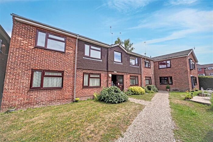 1 Bedroom Flat For Sale In Kimbers Close, Kennet Road, Newbury, RG14