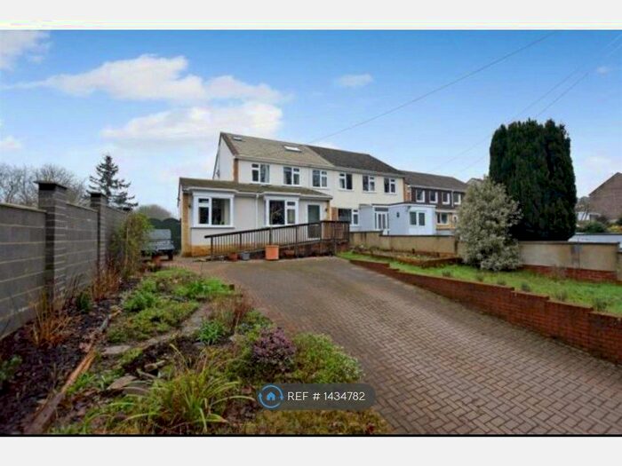 4 Bedroom End Of Terrace House To Rent In Marsh Lane, Easton-In-Gordano, Bristol, BS20