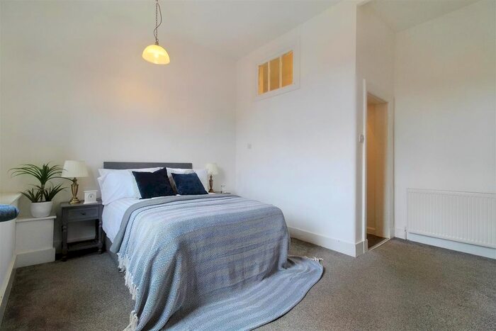 2 Bedroom Flat For Sale In Canal Street, Braehead, Renfrew, PA4