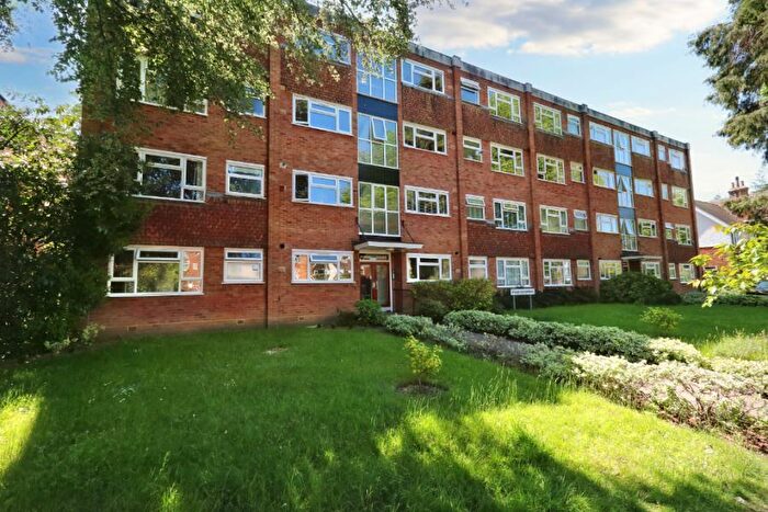 2 Bedroom Apartment To Rent In Lovelace Road, Surbiton, KT6