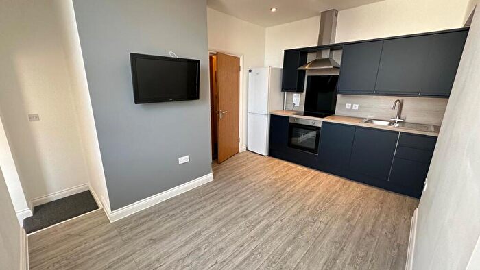 Studio To Rent In Whitefield Tce, Flat, PL4