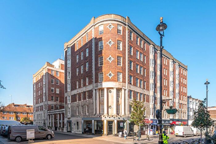 2 Bedroom Flat To Rent In Queensway, Bayswater, London, W2