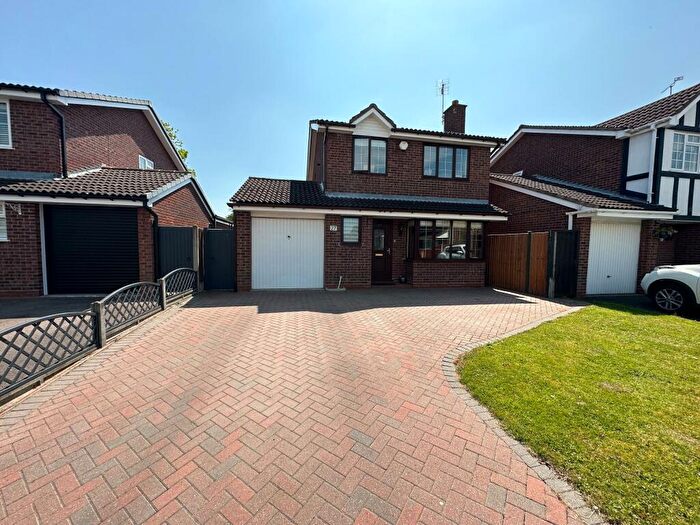 3 Bedroom Detached House To Rent In Longbow Close, Burton-On-Trent, DE13
