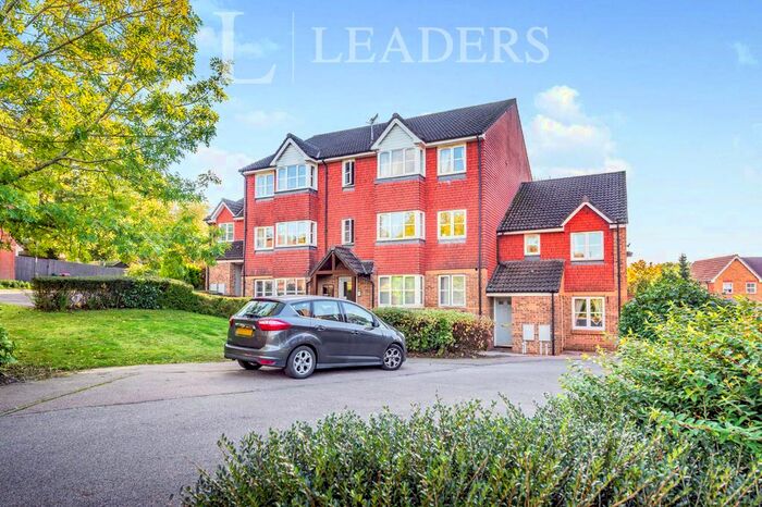 2 Bedroom Flat To Rent In Bolton Road, Maidenbower, Crawley, RH10