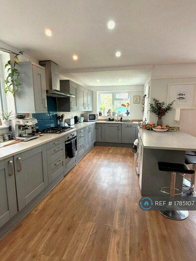 2 Bedroom Semi-Detached House To Rent In Muller Road, Bristol, BS7