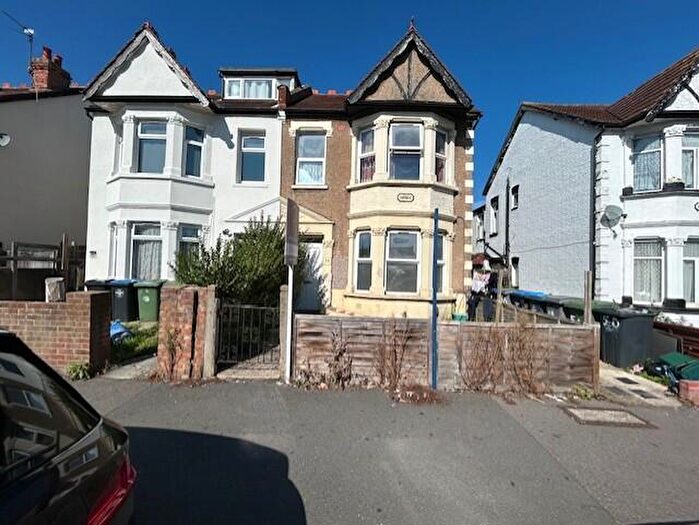 1 Bedroom Apartment For Sale In District Road, Wembley, HA0