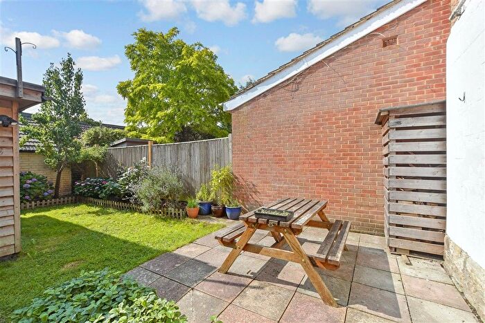 2 Bedroom Semi Detached House For Sale In Victoria Road, Crowborough, East Sussex, TN6