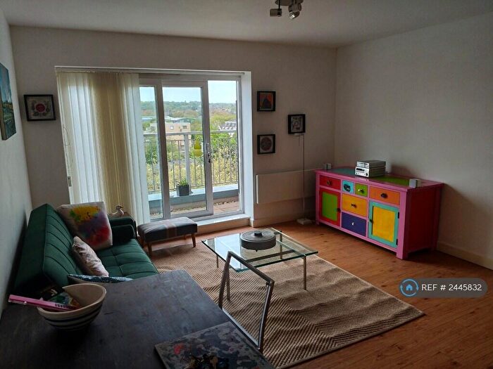 2 Bedroom Flat To Rent In Bantam House, London, NW9