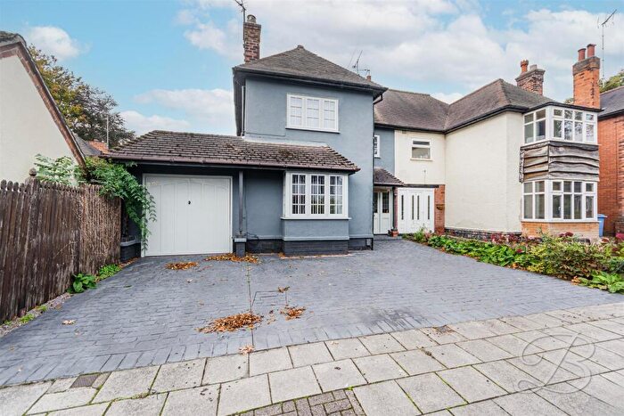 3 Bedroom Semi-Detached House For Sale In Oak Avenue, Mansfield, NG18
