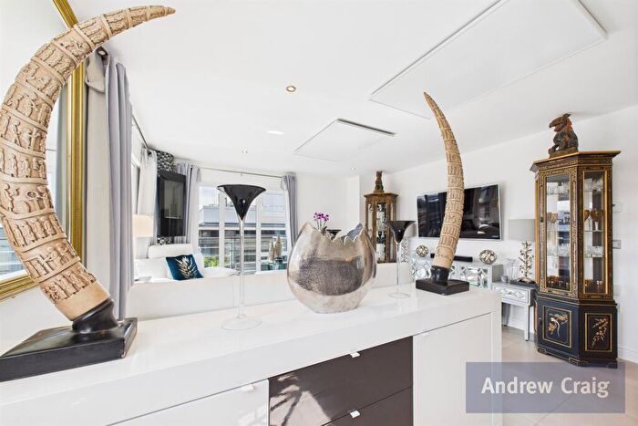 2 Bedroom Apartment For Sale In , The Bar, St. James Gate, NE1