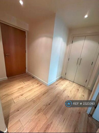 2 Bedroom Flat To Rent In Bacon Street, London, E2