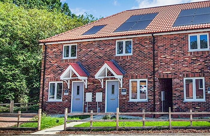 2 Bedroom Property For Sale In Magpie Close, Waltham, Grimsby, DN37