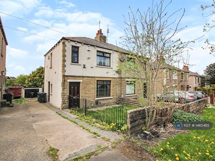 3 Bedroom Semi-Detached House To Rent In Sticker Lane, Bradford, BD4
