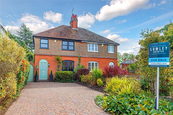 3 Bedroom Semi-Detached House For Sale In Kemprow, Aldenham, Watford, Hertfordshire, WD25