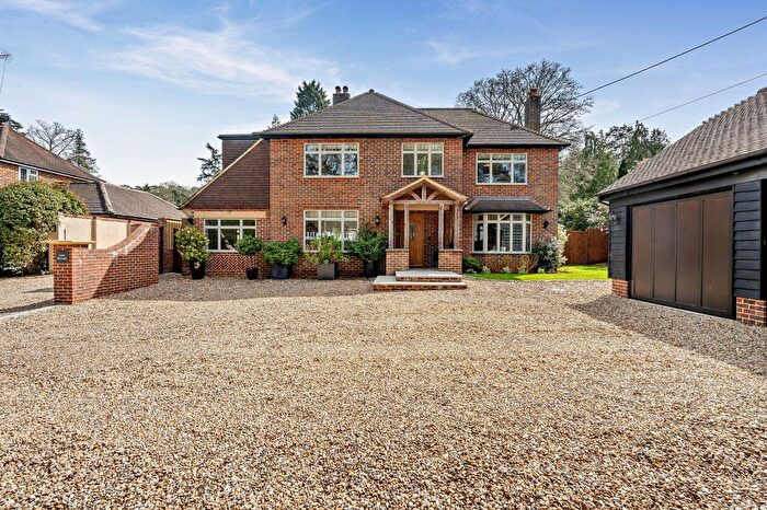 4 Bedroom Detached House For Sale In Frensham Vale, Lower Bourne, Farnham, Surrey, GU10