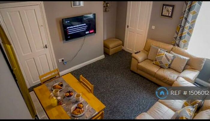 3 Bedroom Flat To Rent In Ridley Gardens, Swalwell, Newcastle Upon Tyne, NE16