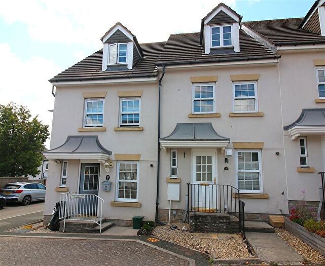 3 Bedroom Town House For Sale In Paddock Close, Pillmere, Saltash, PL12