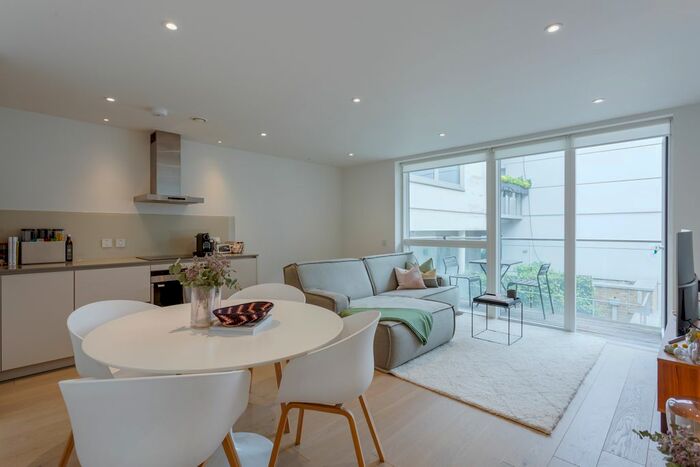 1 Bedroom Flat To Rent In Fouberts Place, Carnaby, Soho, W1F