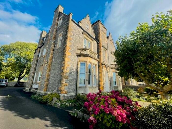 2 Bedroom Apartment To Rent In Linden Road, Clevedon, BS21