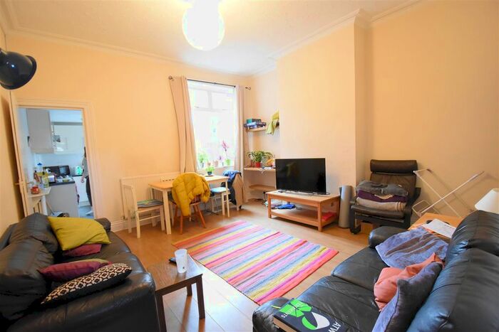 5 Bedroom Terraced House To Rent In Pershore Road, Selly Park, Birmingham, B29