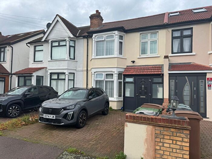 3 Bedroom Terraced House To Rent In Middleton Avenue, London, E4