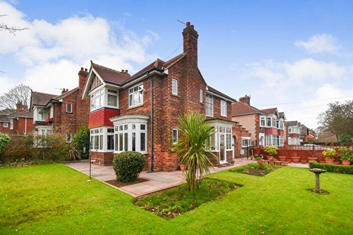 5 Bedroom House For Sale In Welholme Avenue, Grimsby, DN32