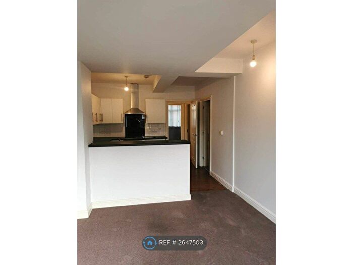 2 Bedroom Flat To Rent In Kingsthorpe Grove, Northampton, NN2