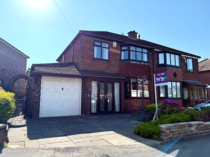 3 Bedroom Semi-Detached House For Sale In Stetchworth Drive, Worsley, M28