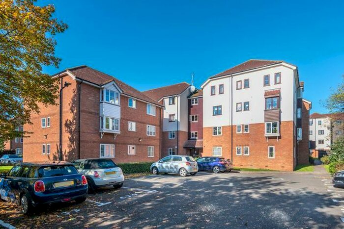 Studio To Rent In Elmore Close, Vicars Bridge, HA0