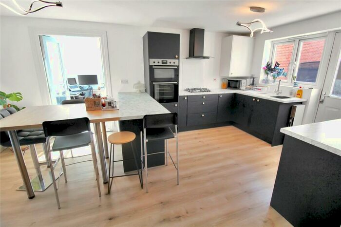 3 Bedroom End Of Terrace House For Sale In Daisy Brook, Royal Wootton Bassett, Swindon, Wiltshire, SN4