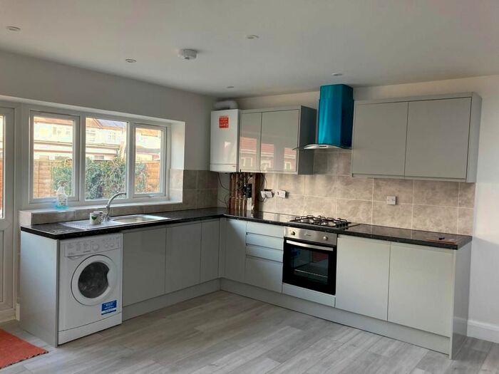 4 Bedroom Terraced House To Rent In Ascot Gardens, Southall, UB1