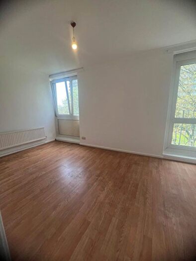 3 Bedroom Flat To Rent In Ford Street, London, E3