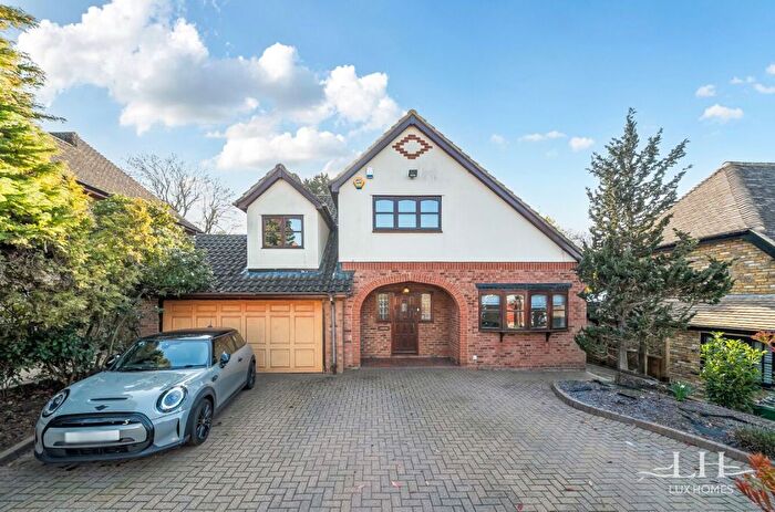 4 Bedroom Detached House For Sale In Mendoza Close, Emerson Park, RM11