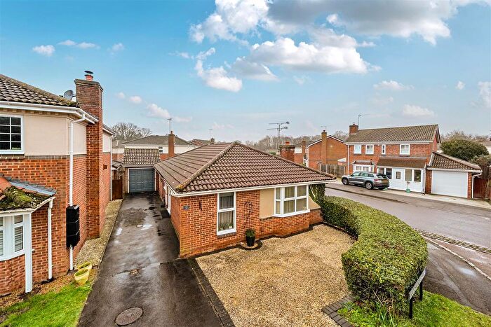 2 Bedroom Bungalow For Sale In Hatchgate Copse Bracknell, Berkshire, RG12