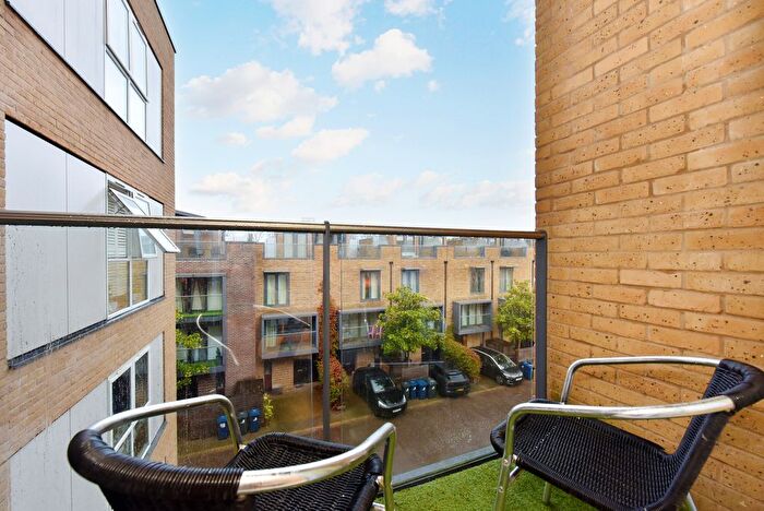 2 Bedroom Flat To Rent In Bromyard Avenue, London, W3