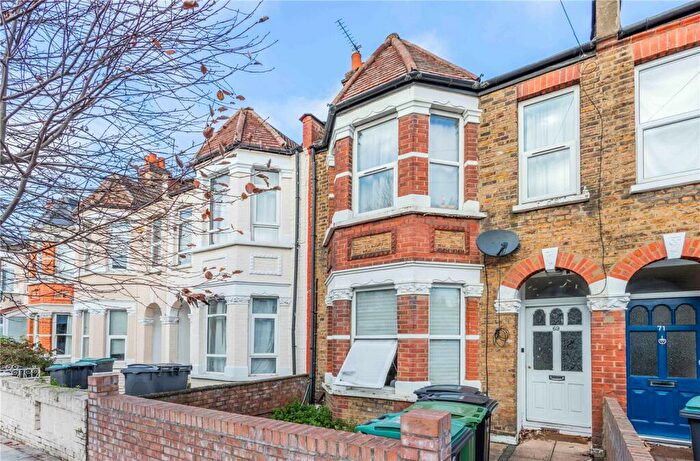 3 Bedroom Terraced House For Sale In Roseberry Gardens, London, N4