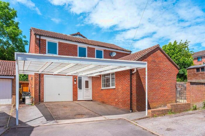4 Bedroom Detached House To Rent In Laurel Close, Bridport, DT6