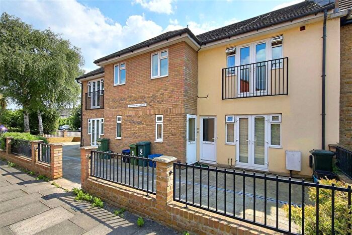 1 Bedroom Flat To Rent In Gainsborough Road, Kew, Richmond, TW9