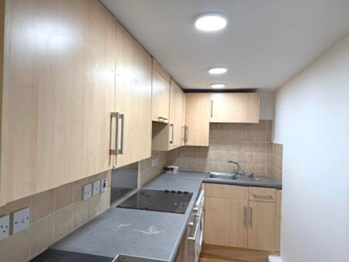 1 Bedroom Flat To Rent In High Street, High Wycombe, HP11