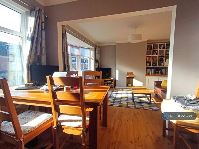 2 Bedroom Flat To Rent In Heaton, Newcastle Upon Tyne, NE6