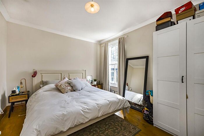 2 Bedroom Flat For Sale In Haroldstone Road, London, E17