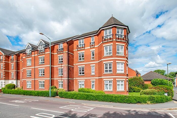 2 Bedroom Flat For Sale In St. Peters Close, Bromsgrove, Worcestershire, B61