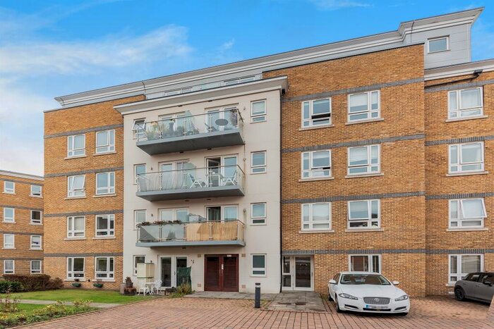 2 Bedroom Apartment To Rent In Grebe Way, Maidenhead, SL6