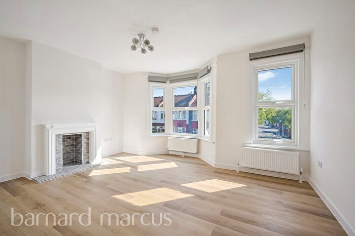 2 Bedroom Flat To Rent In Gloucester Road, London, N17