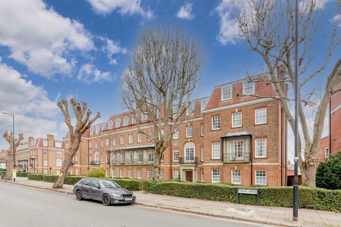 3 Bedroom Flat To Rent In Fortis Green, London, N10